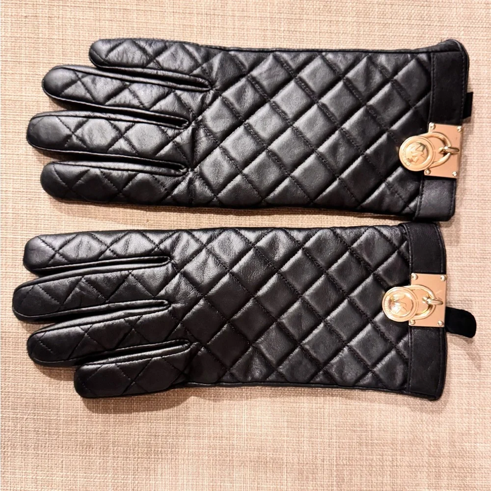 MICHAEL Michael Kors Black Quilted Gloves - Picture 2 of 5